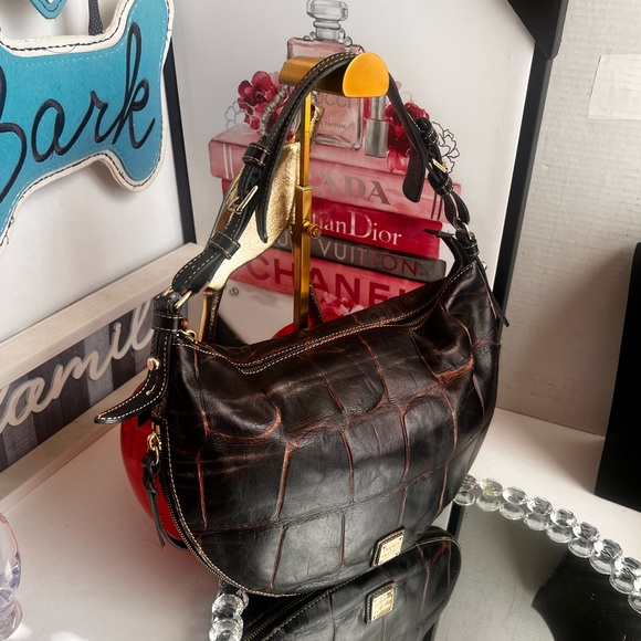 Dooney & Bourke burgundy Leather shoulder Bag - Picture 6 of 13